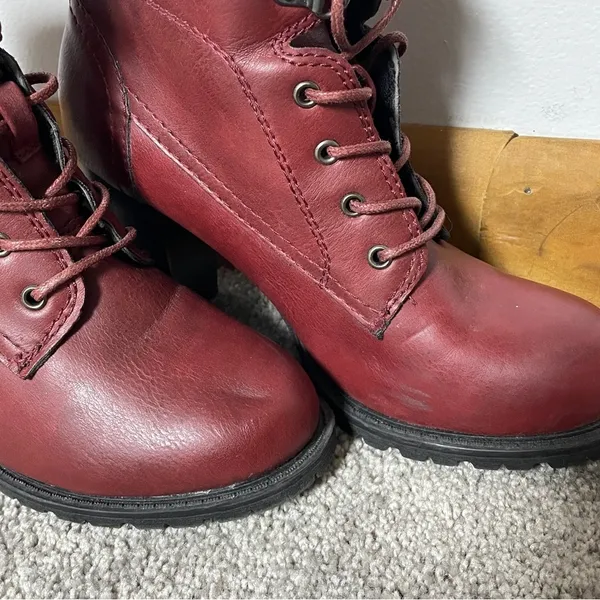 Dolce by Mojo Moxy WitchyFaux‎ leather Red-burgundy ankle boot Whimsigoth Size 8 - Image 2