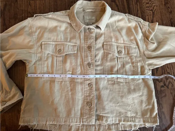American Eagle Medium Cropped Button Down Oversized Jacket Tan Cut off Raw Edge - Image 4
