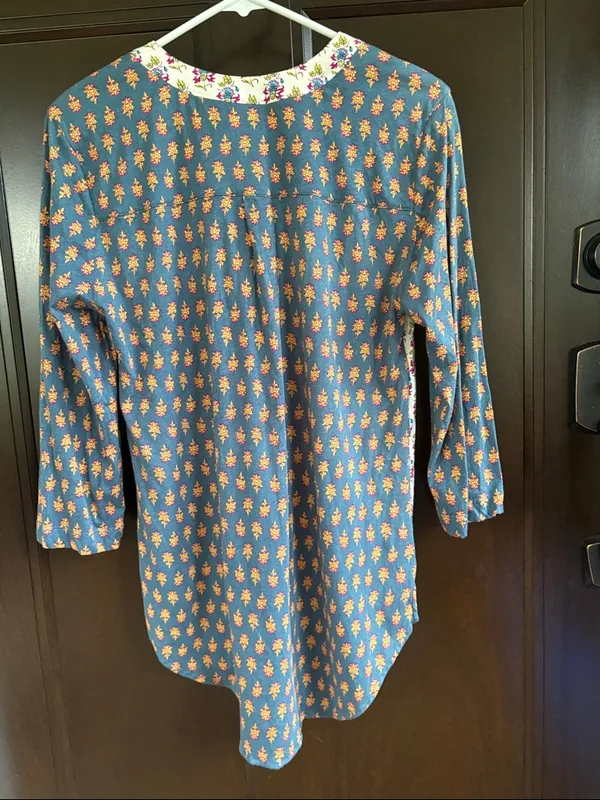 EUC Anthropologie Maeve Mandan Mixed Print Top Size Medium - Image 9