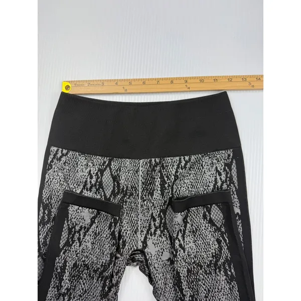 Fabletics Snakeskin‎ Print High Waisted Athletic Leggings Black Trim Size M - Image 3