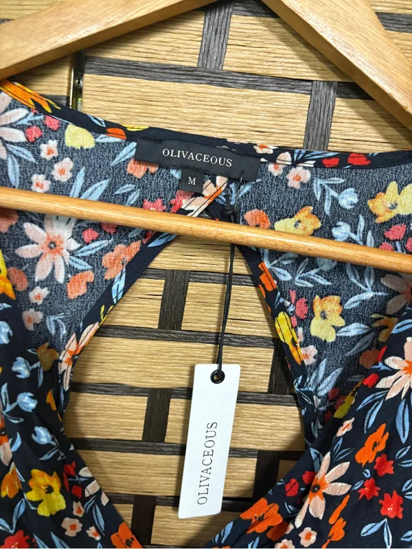 Olivaceous Floral Dress Size Medium - Image 7