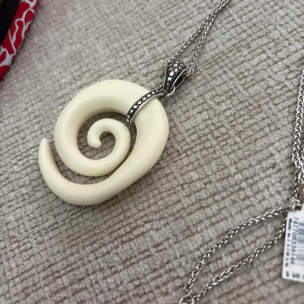 Brighton New Cream Spiral Long Necklace with Heart Tin - Image 7