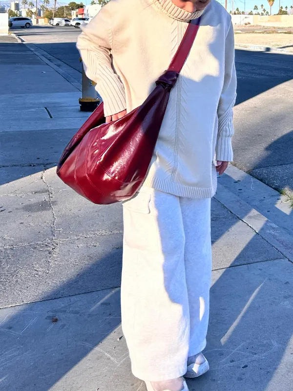 Croissant shaped crossbody bag - Image 8