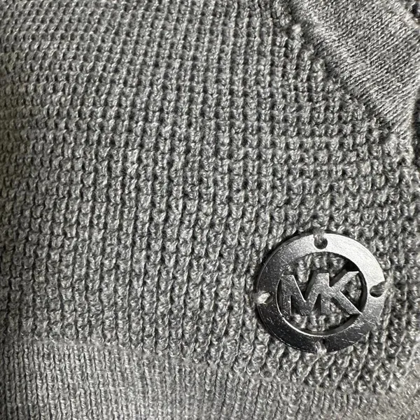 H58. Grey waffle knit Michael Kors hoodie. Size xl - Image 3