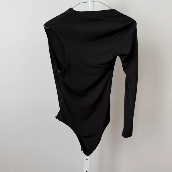 SNDYS‎ Everyday sz S Black One Shoulder Asymmetrical Cutout Bodysuit Mob Wife - Image 7