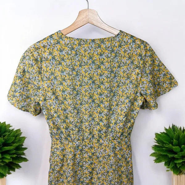 BB Dakota Big Flirt Energy Floral Ruched Detail Dress in Sunflower - Image 9