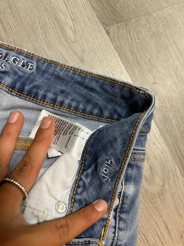 American Eagle midi denim shorts - Image 4