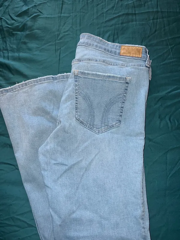 Hollister Mid-Rise Jeans - Image 3