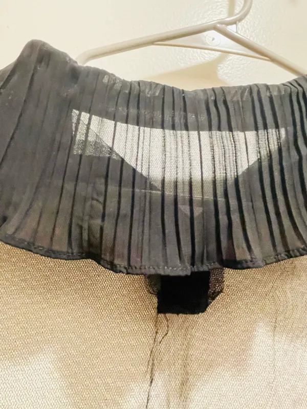 Women Blouse black laced top size 8 - Image 4
