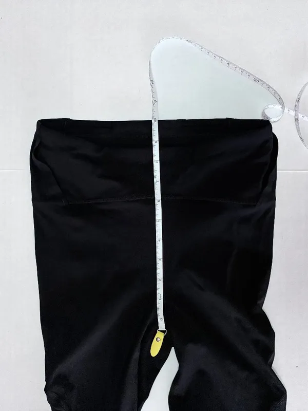 Lululemon Mid-Rise Raw Hem Crop Leggings - Size 4 - Black - Image 3