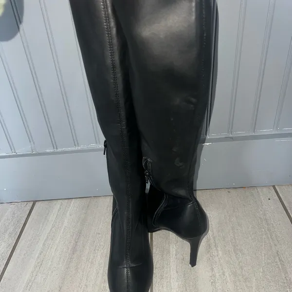 Source Unknown Black Leather Knee-High Women's Boots size 9 - Image 3