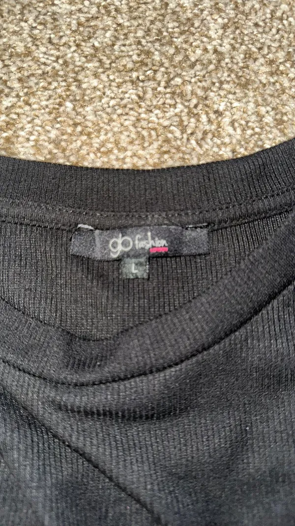 Black crop top Size L - Image 2