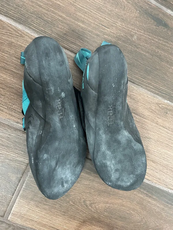Evolv climbing shoes - Image 3