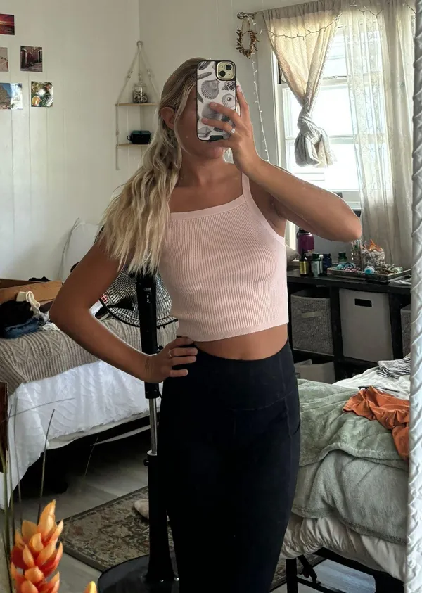 Light Pink Ribbed Tank - Image 4
