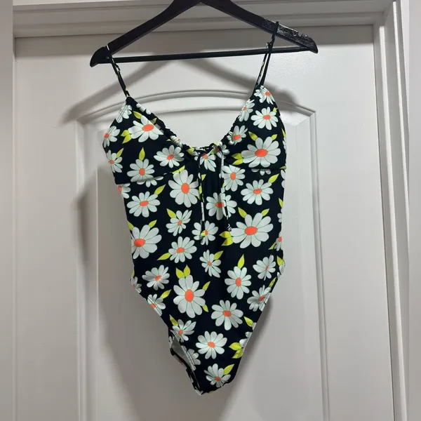 Salt & Cove Macys black‎ floral swim suit NWT Juniors Large - Image 5