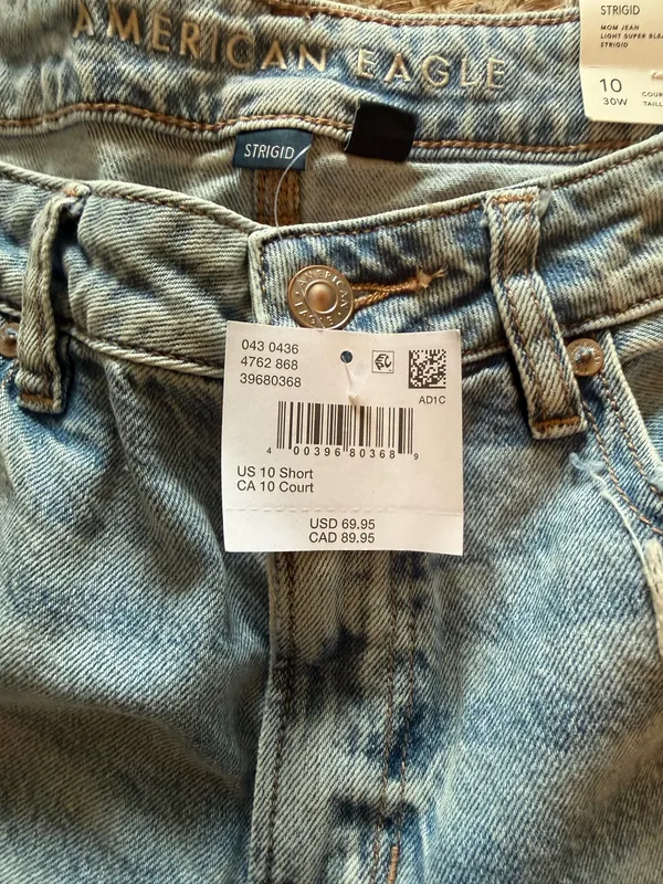 American Eagle Mom Jeans - Image 4