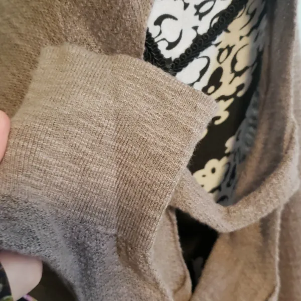 Express tan cutoutlightweight sweater - Image 7
