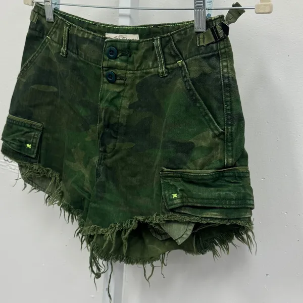 Free People We‎ The Free Commander Cutoff Denim Camo Shorts Military Green Cargo - Image 4