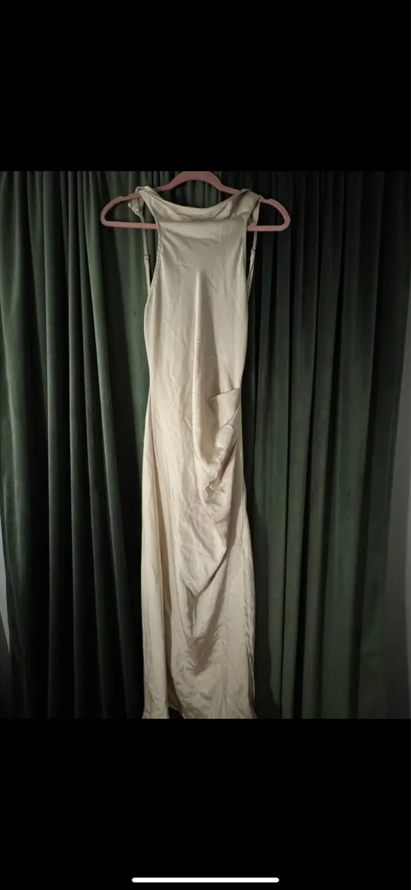 Amazon Open back cream dress - Image 3