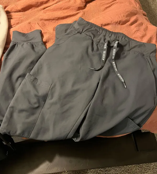 Med Couture Scrub Set - Image 2