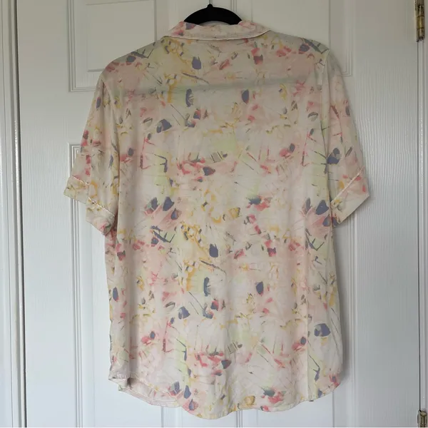 Victoria's Secret Short Sleeve Button Up Pajama Shirt Size Large - Image 6