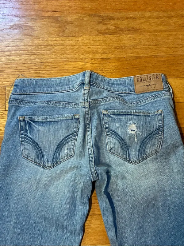 Hollister Distressed Light Wash Denim Jeans Blue Women's 0S 24x29 - Image 7