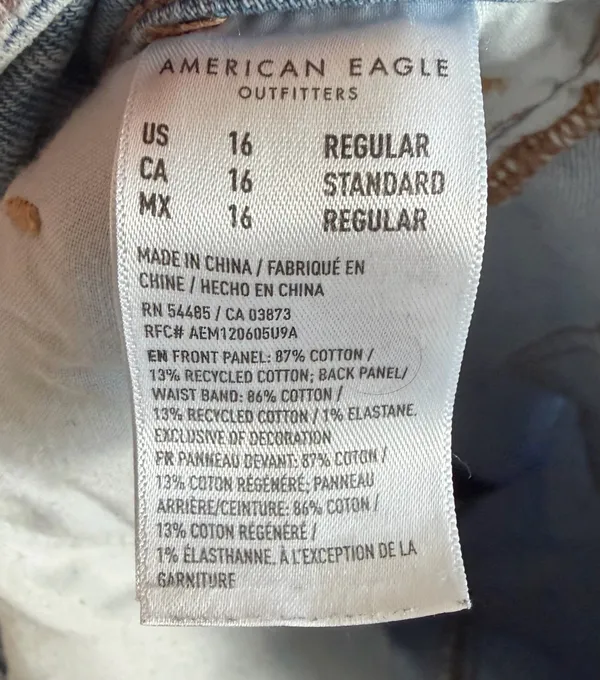 American Eagle Mom Jeans - Image 3