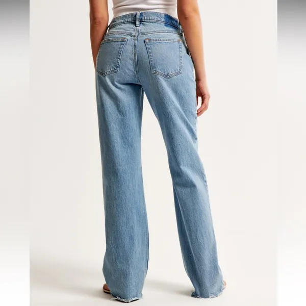 Abercrombie & Fitch Low Rise Baggy Jean Medium With Raw Hem - Image 3
