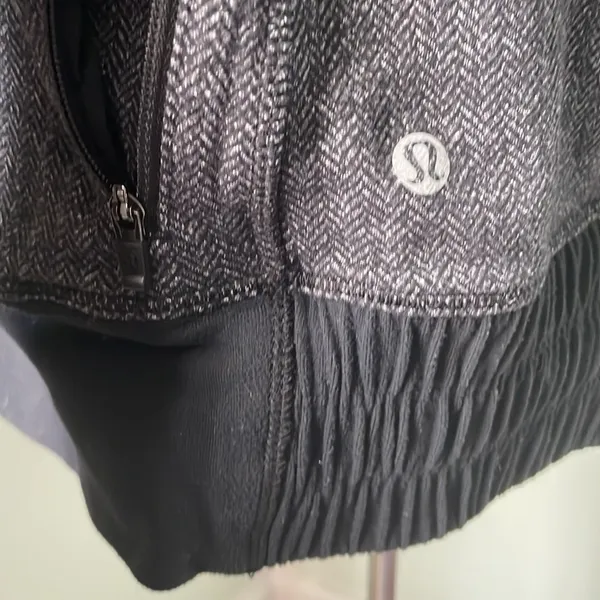 Lululemon Think Fast Pullover Herringbone size 10 - Image 13