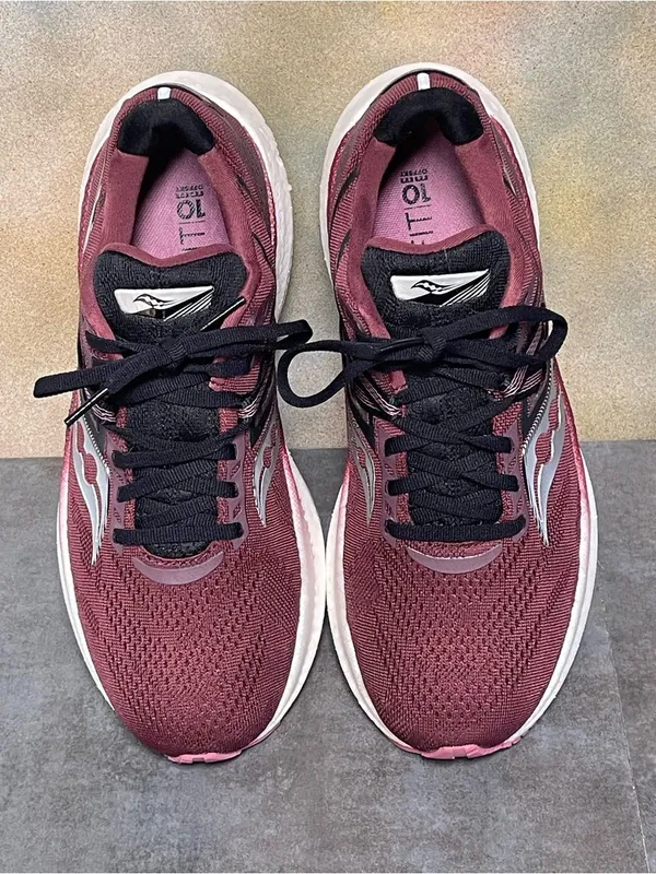 Saucony Triumph 20 Women's Burgundy Running Shoes Size 9 - Image 10