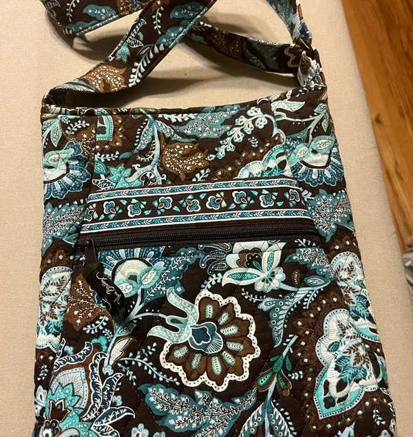 Vera Bradley Floral Patterned Crossbody Bag - Image 2