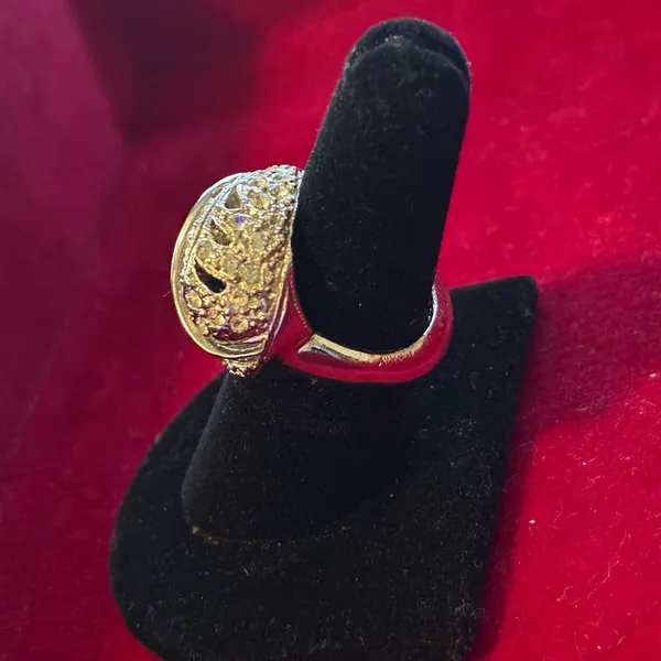 Vintage-Style Rhinestone Filigree Statement Ring size 6.5 - Image 3