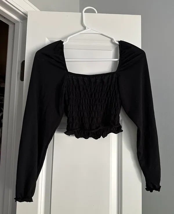 SheIn Cropped Long Sleeve Top - Image 2