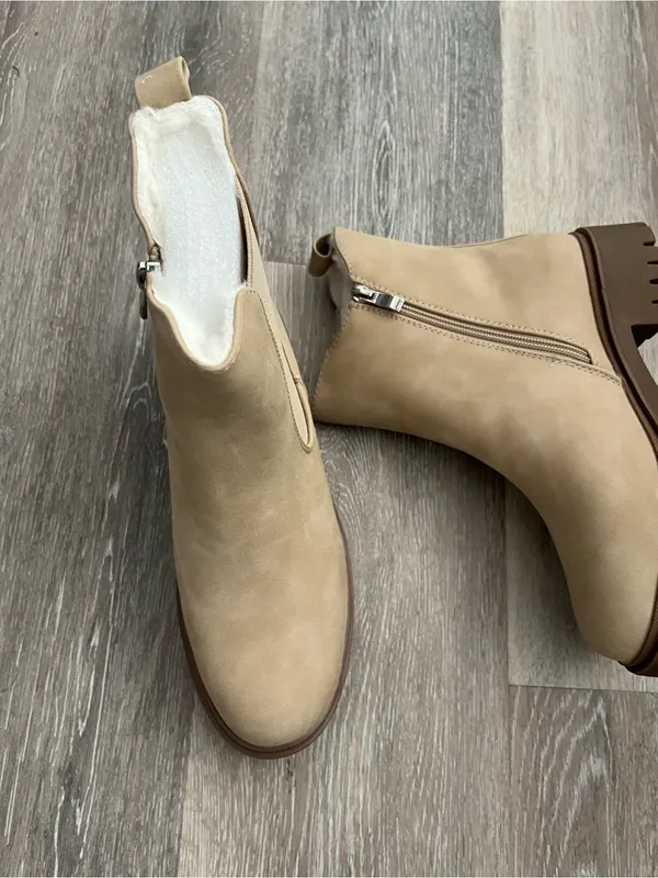 Women’s Beige Fur Suede Ankle Boots Sz 8 Faux Fur Lined Dual Zip Lug Sole EU 38 - Image 4