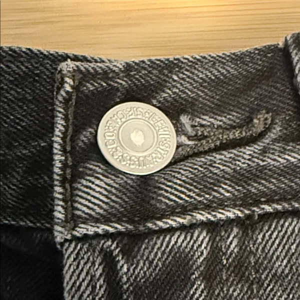 Levi's 501 24 Waist Women's Teen Girl Black Distressed Button Fly Denim Shorts - Image 5
