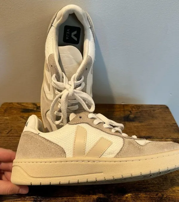 Veja V-10 Sneakers in White Natural Pierre - Image 6