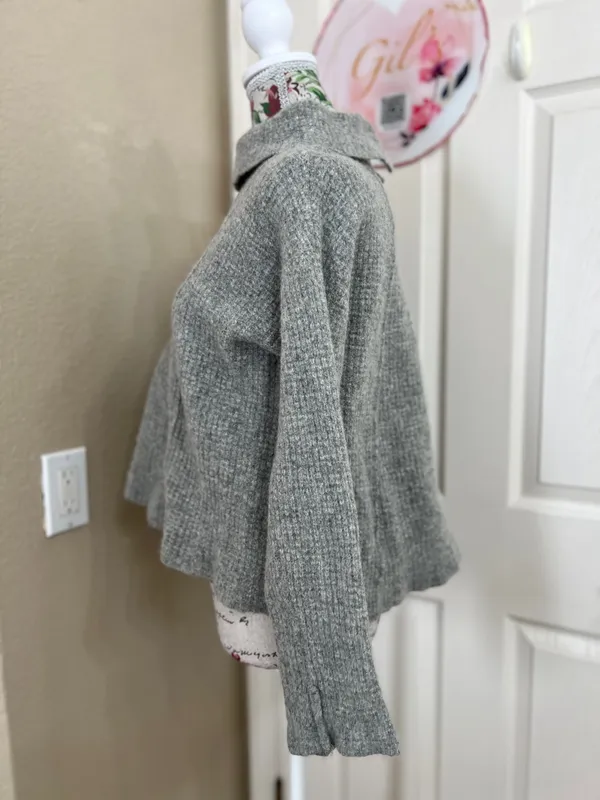 Free People gray wool sweater size M - Image 4