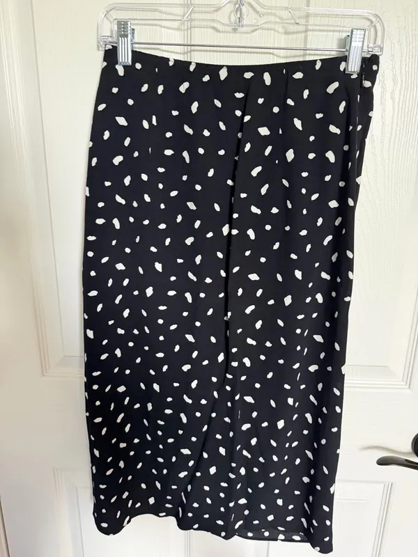 Abercrombie & Fitch Black & White Front Split-Slit Midi Skirt Small - Image 5