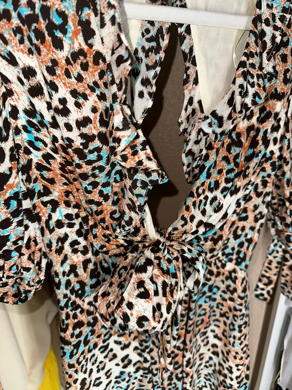 INDIKAH Selfie Leslie Romper Open Back - Image 5