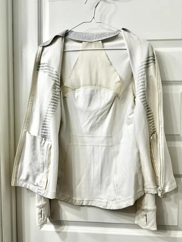 Lululemon Jacket. Ladies 10 - Image 7