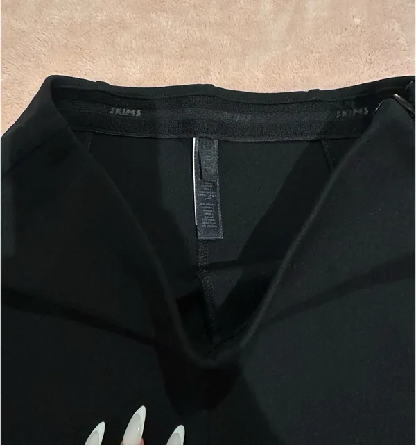 SKIMS High Waisted Hot Short - Image 5