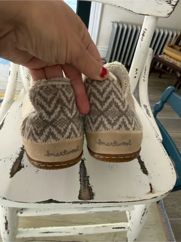 Smartwool Neutral Beige Knit Slip-On Slippers with Subtle Gray Swirl - Image 7