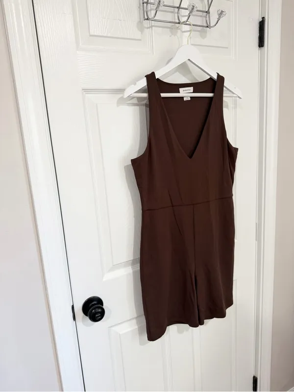 Babaton Brown Minimalist Athletic XL Romper Workout Bodysuit Aritzia Athleisure - Image 5