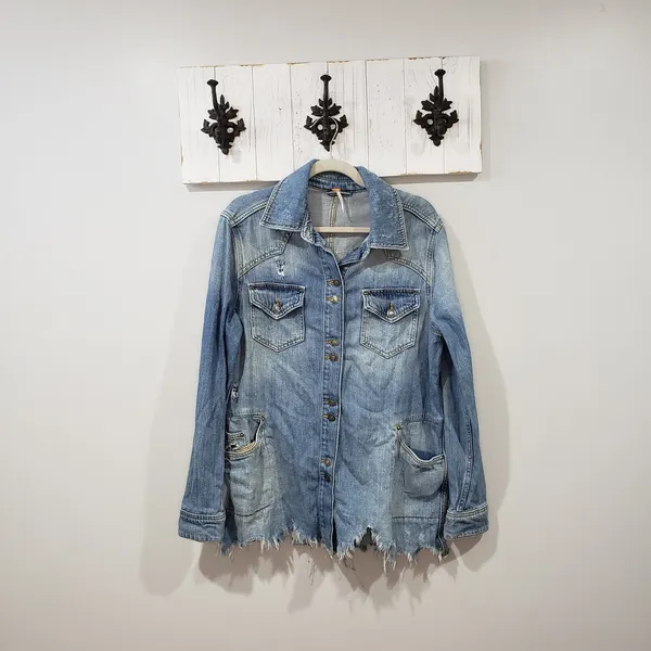 Free People Moonchild Denim Shirt Jacket Womens XS Oversized Western Shacket - Image 2