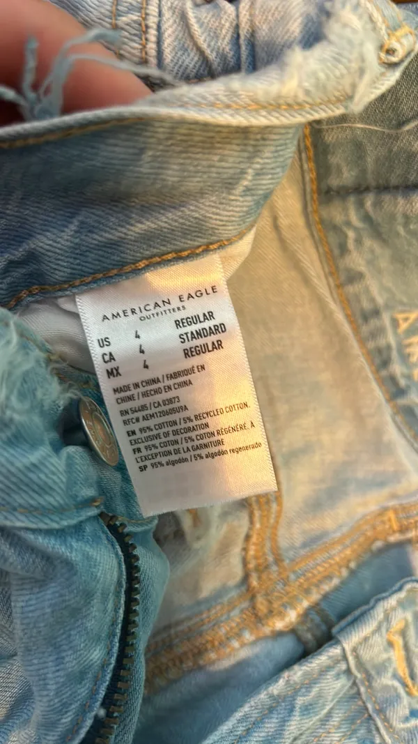American Eagle Outfitters Mom Jeans - Image 3