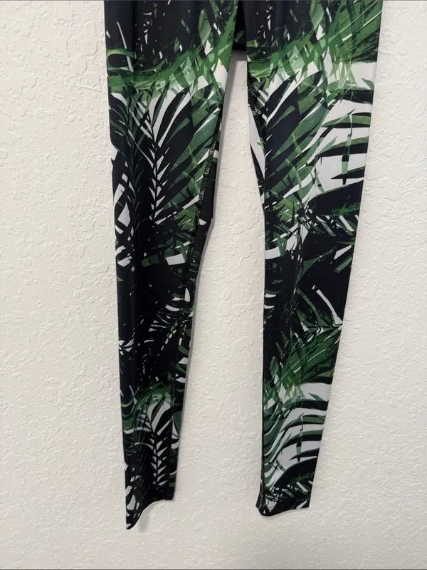 BEYOND YOGA Tropical Leaf-Print High-Waist Leggings Size Small - Image 8