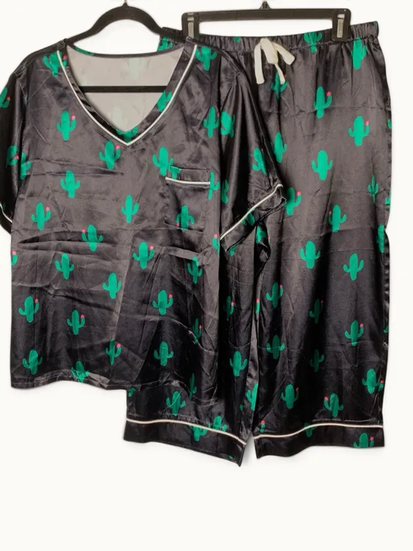 Women’s XL Cactus Pajama Set 2 Piece Satin Short Sleeve Wide Leg Capri PJs - Image 2