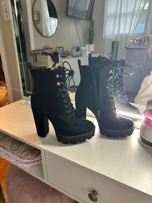 Amazon Black lace up boots - Image 4