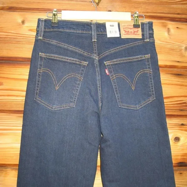 NWT Levi's Ribcage Straight Ankle Jeans - Image 8