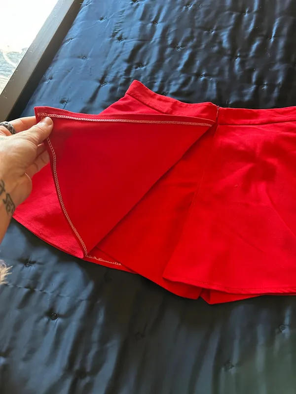 Red Skort Size L - Image 3